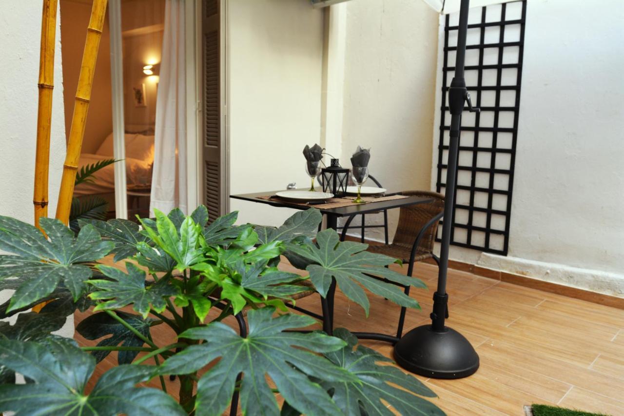 Posh With Garden In Kolonaki Apartment *
