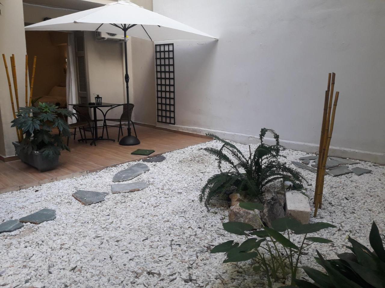 Posh With Garden In Kolonaki Athens